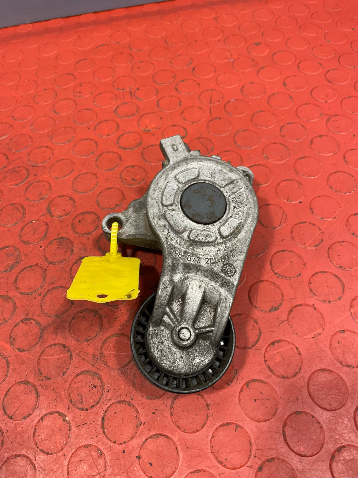 Peugeot Expert/ Citroen Dispatch/ Toyota Proace/Vauxhall Vivaro AUXILIARY BELT TENSIONER 1.6HDI 2018-2023 P/N 9807720180 - 2