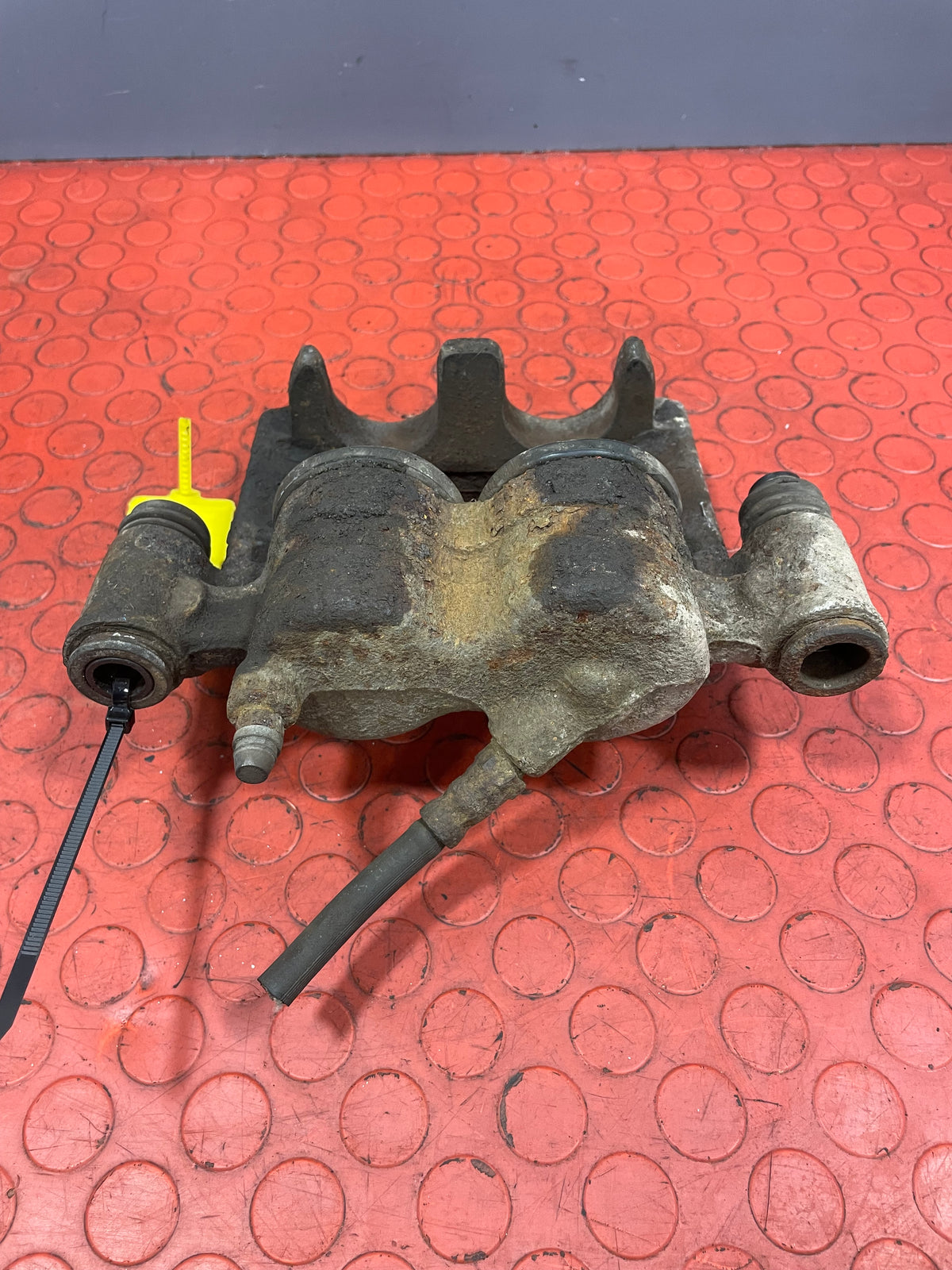 Citroen Relay/Peugeot Boxer/Fiat Ducato FRONT BRAKE CALIPER Drivers Side 1993-2006 P/N 1607377980