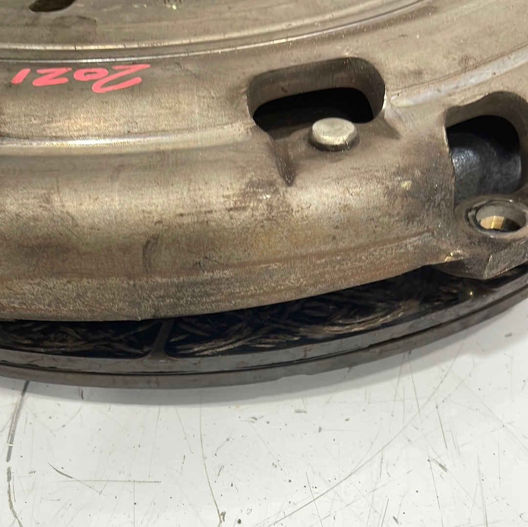 Volkswagen Crafter FWD CLUTCH PLATE WITH PRESSURE PLATE 2.0 2021 P/N 04L141015P