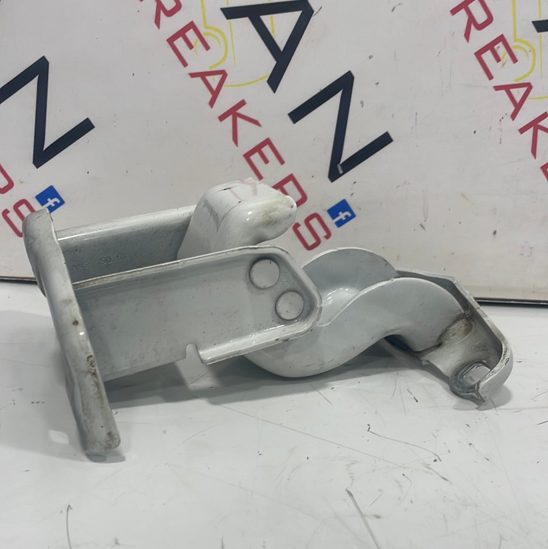 Renault Trafic/Vauxhall Vivaro REAR DOOR HINGE (White) 2017 P/N 904006707R