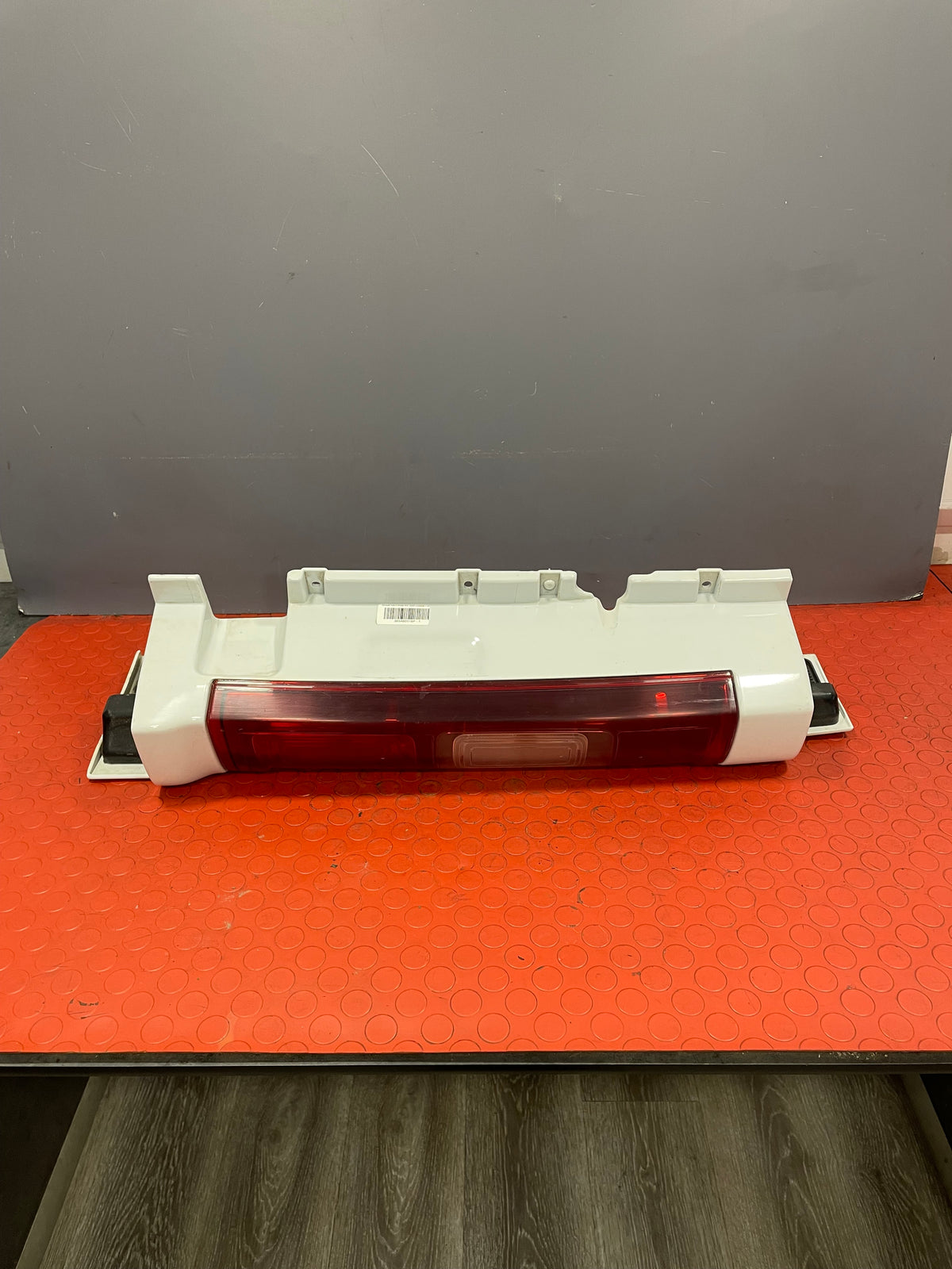 Vauxhall Vivaro/Renault Trafic II/Nv300 Primastar REAR TAILLIGHT ASSEMBLY Drivers Side White 2014-2019 P/N 265A60118P - 1