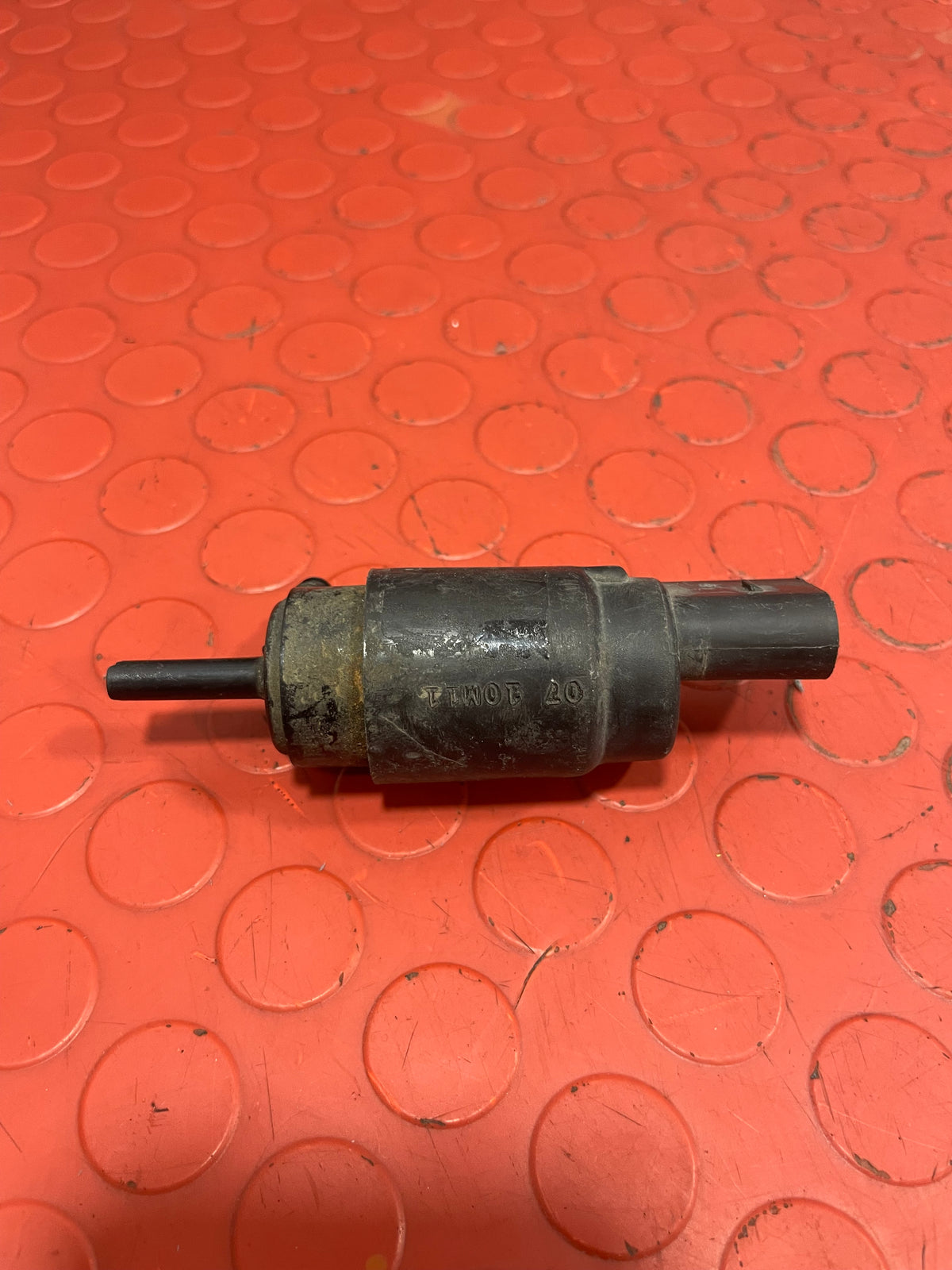 Volkswagen Crafter/Mercedes Sprinter WINDSCREEN WASHER BOTTLE PUMP 2006-2015 P/N A0008605826