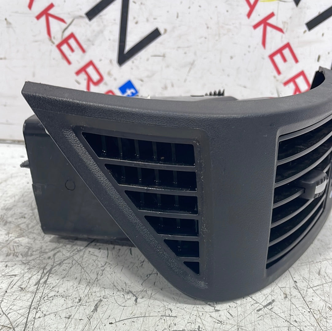 Citroen Relay/ Peugeot Boxer/ Fiat Ducato DASHBAORD SIDE AIR VENT GRILL TRIM P/N 385822