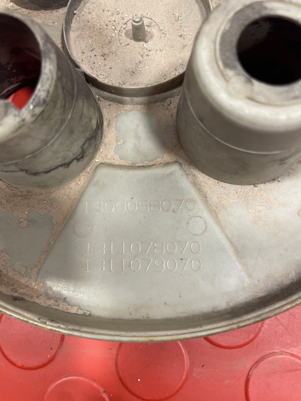 Peugeot Bipper CENTER CAP WHEEL TRIM P/N 1309058070