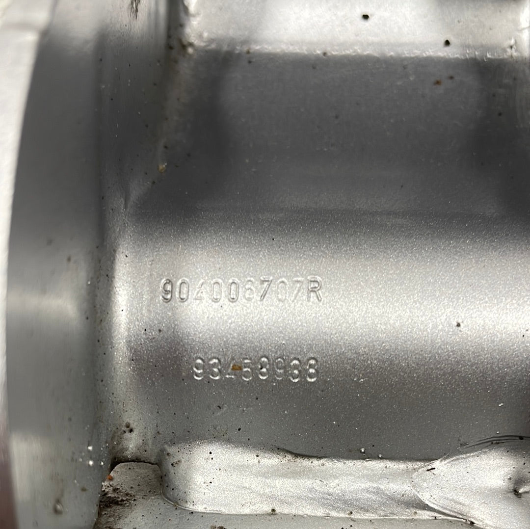Renault Trafic/Vauxhall Vivaro REAR DOOR HINGE (SILVER) 2014/2019 P/N 904006707R