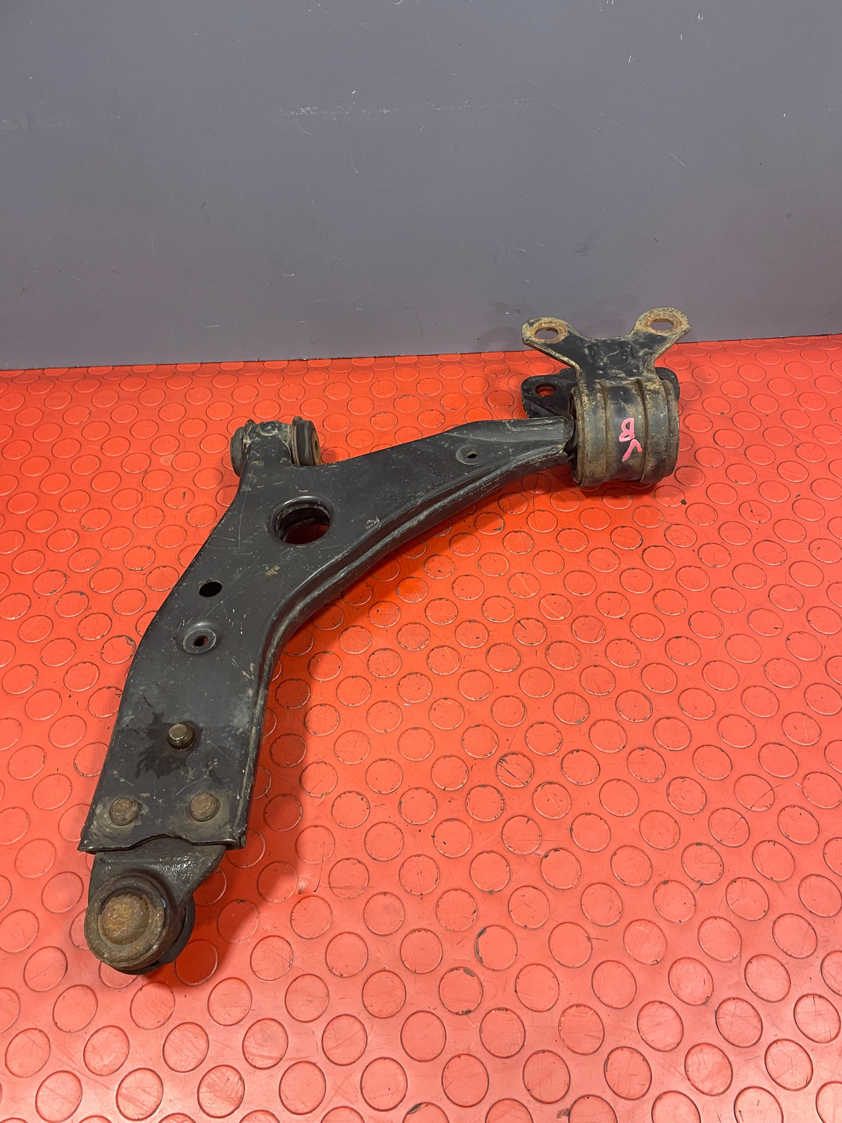 Ford Transit Connect FRONT WISHBONE Drivers Side 2014 (Damaged Ball Joint Rubber) P/N DV613C339AB