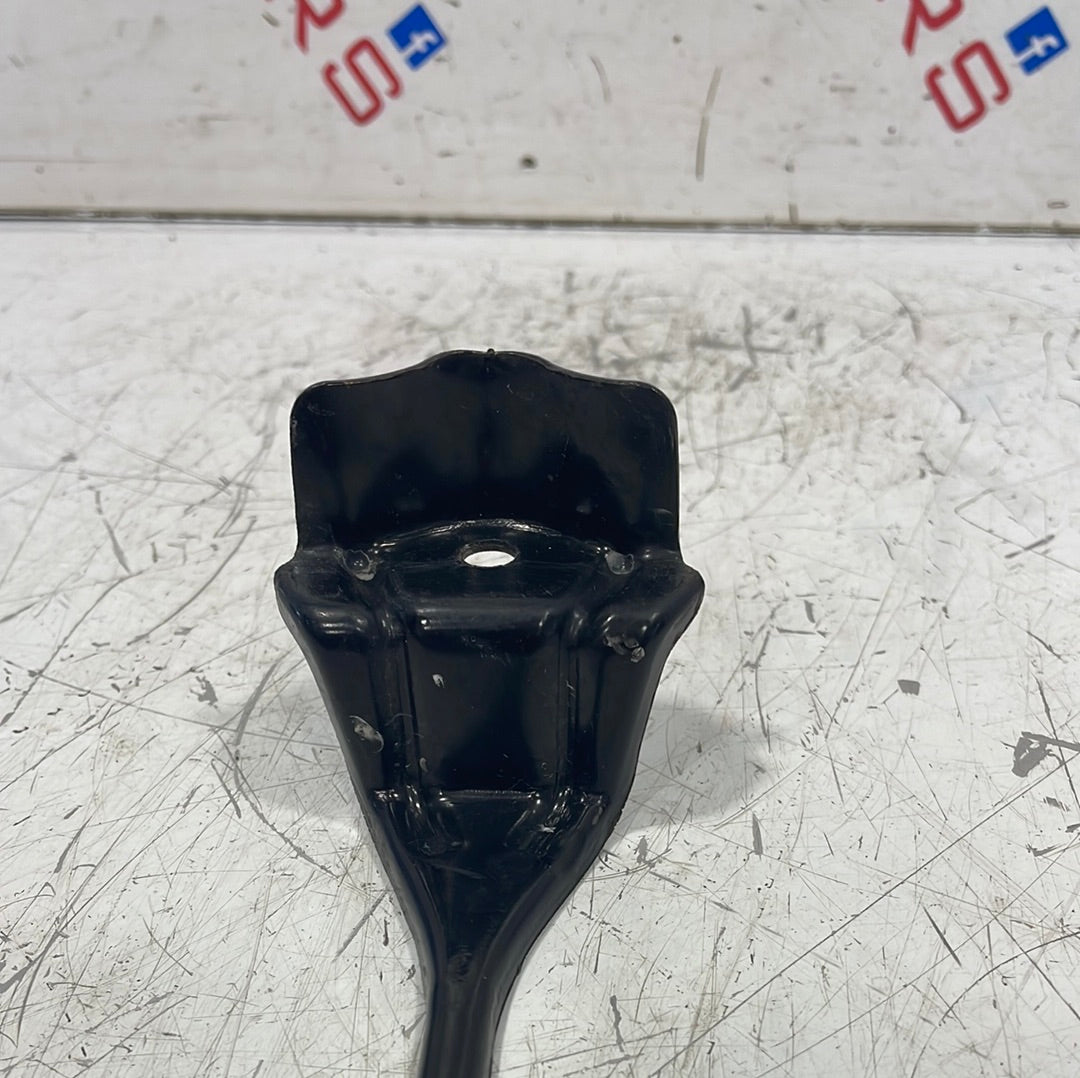Nissan Navara BATTERY CLAMP/BRACKET 2017 P/N BFD032676