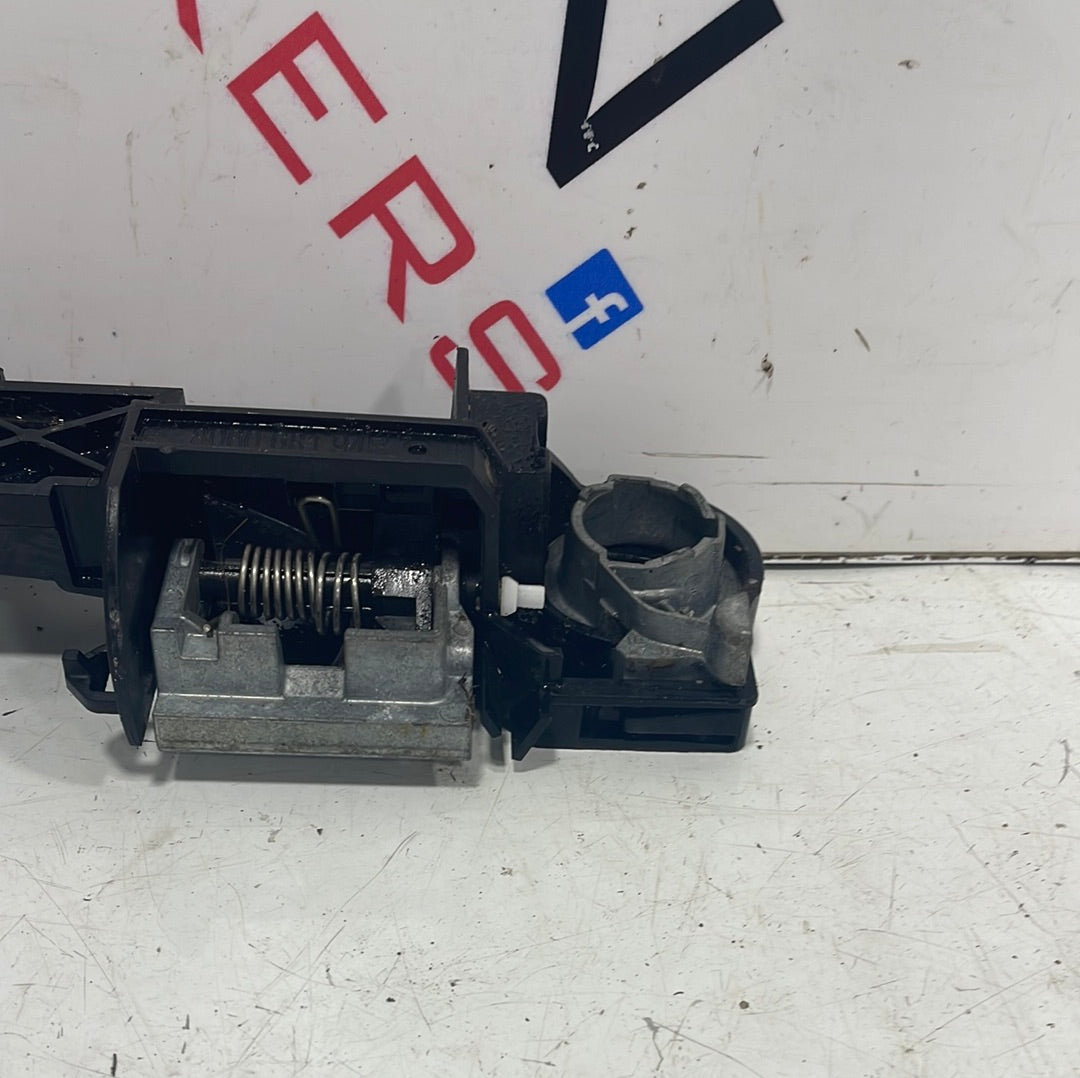 Renault Trafic/Vauxhall Vivaro EXTERIOR DOOR HANDLE INNER BRACKET (NO HANDLE) Drivers Side Front 2014-2019 P/N 806068194R