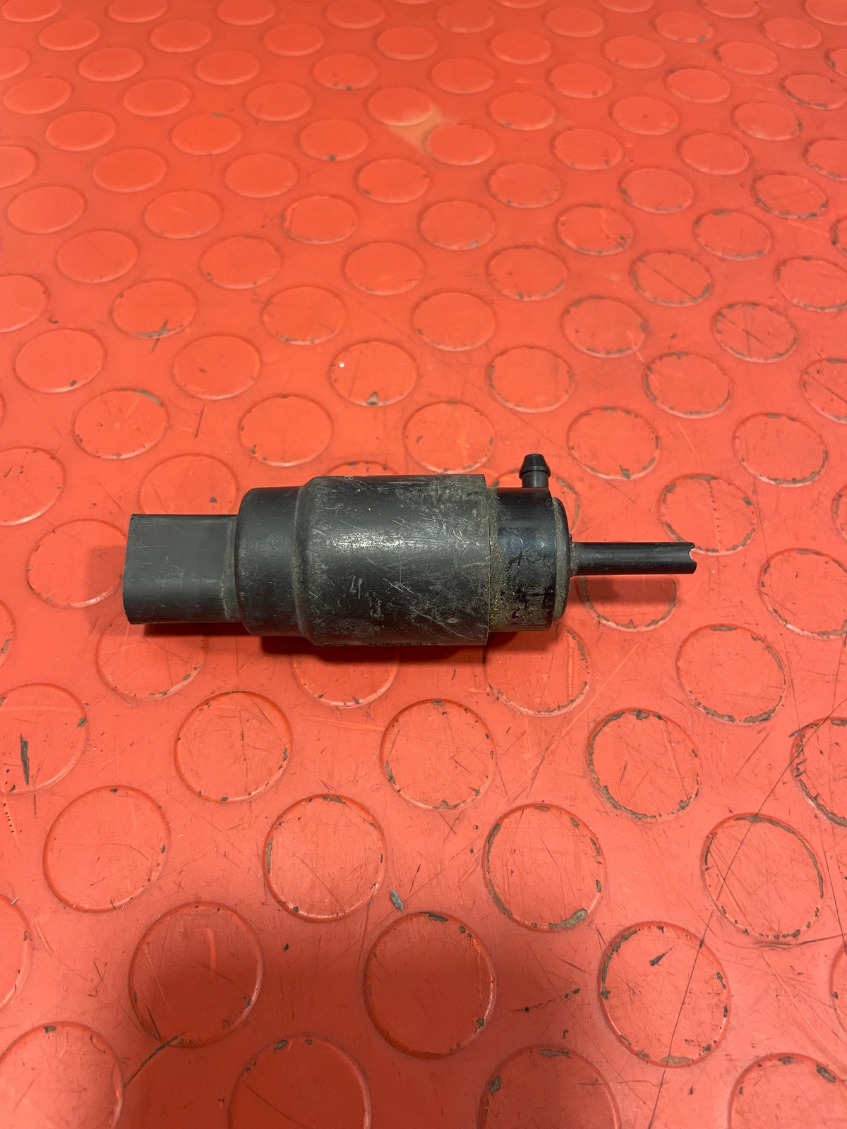Volkswagen Crafter/Mercedes Sprinter WINDSCREEN WASHER BOTTLE PUMP 2006-2015 P/N A0008605826