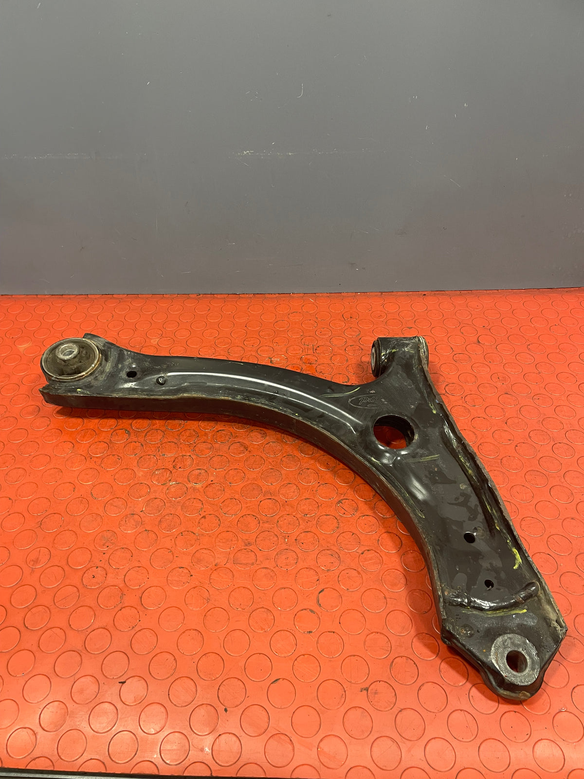 Ford Transit Custom BOTTOM ARM WISHBONE N/S PASSENGER SIDE 2.0 2022 P/N KK213A053AG