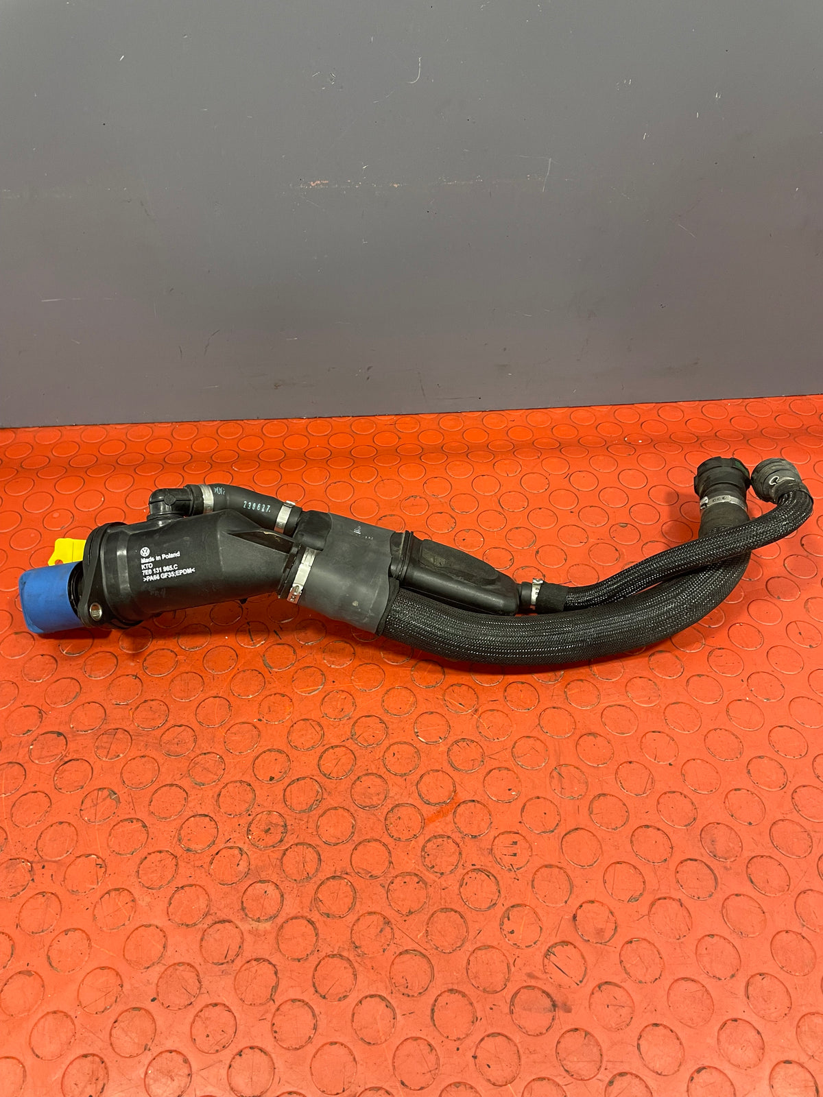 Volkswagen Transporter T6 ADBLUE FILLER PIPE 2.0 2016-2024 P/N 7E0131965 - 1