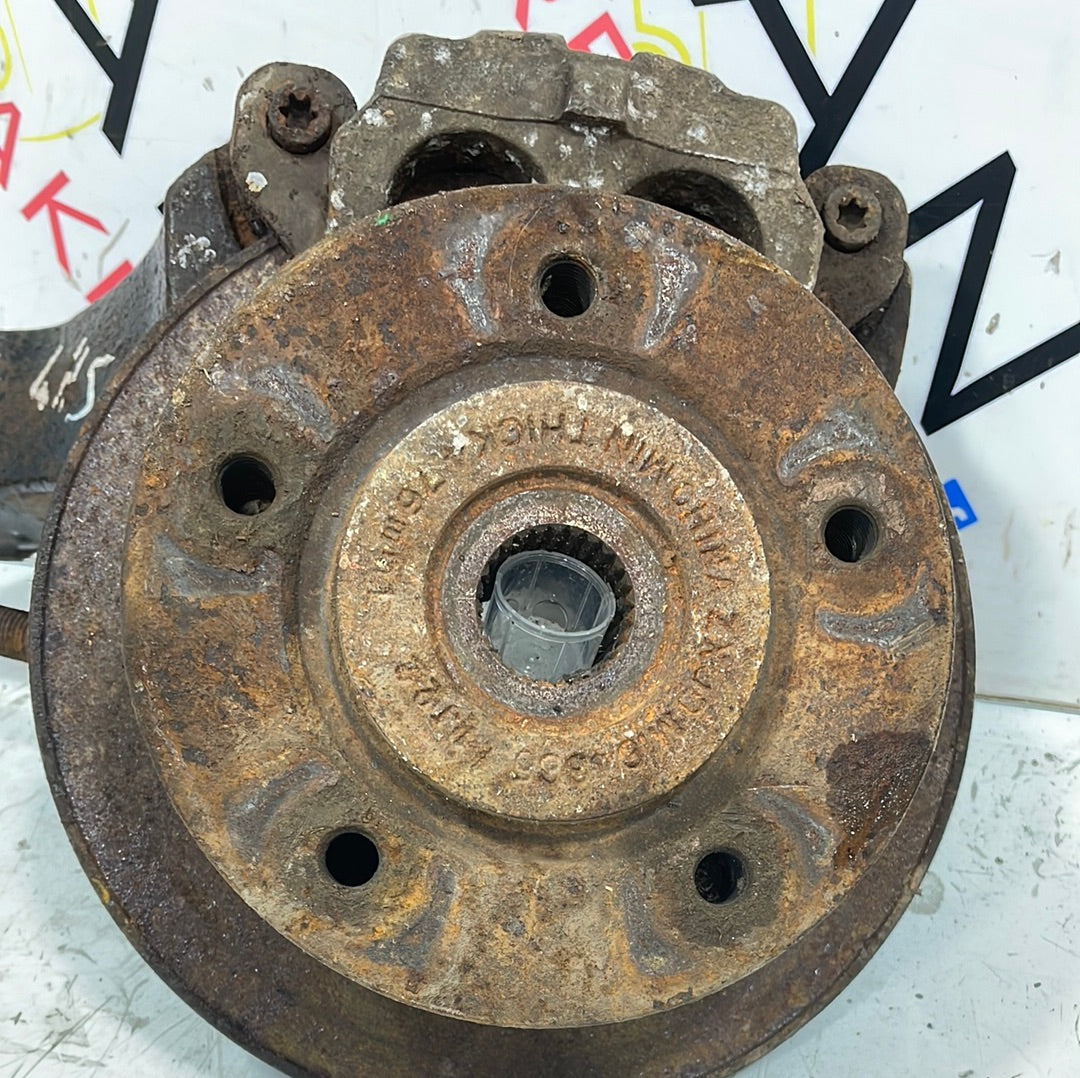 John Deere Gator FRONT PASSENGER SIDE HUB AND CALLIPER 2013 P/N M158323