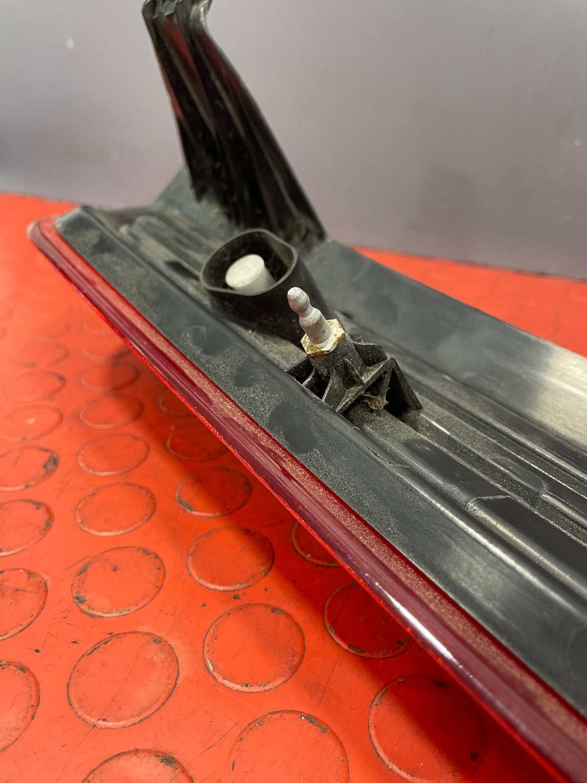 Ford Transit Custom TAILLIGHT DRIVER SIDE (Scraped Lens) RH P/N BK2113404AD - 1