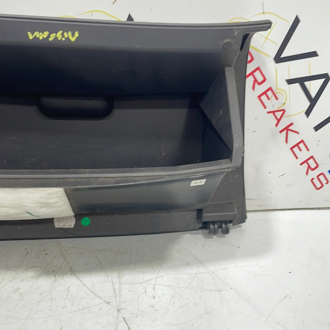 Nissan Navara GLOVEBOX 2017 P/N BFD056053