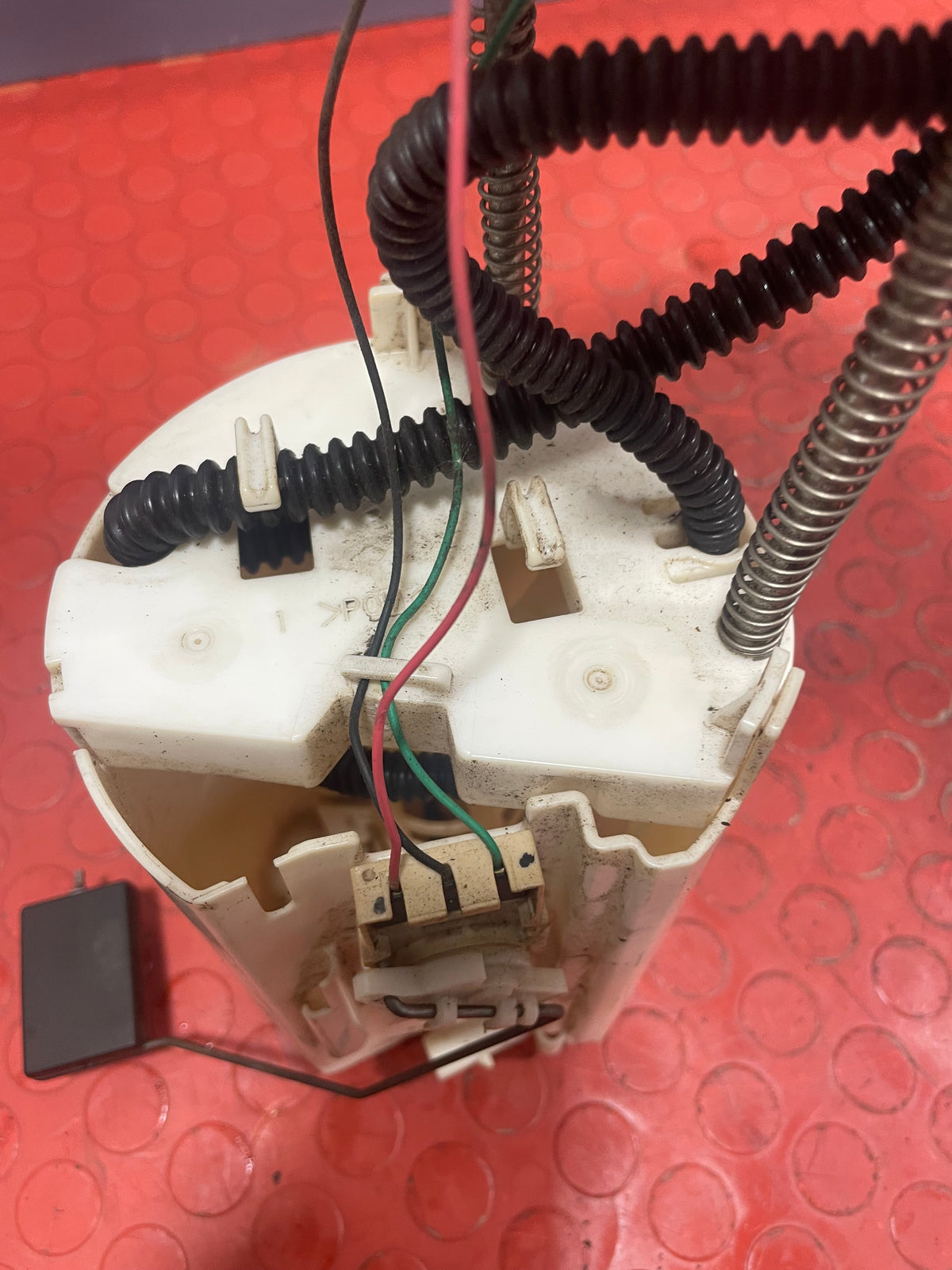 Toyota Hilux FUEL SENDER UNIT 2016-2025 P/N 770100K201