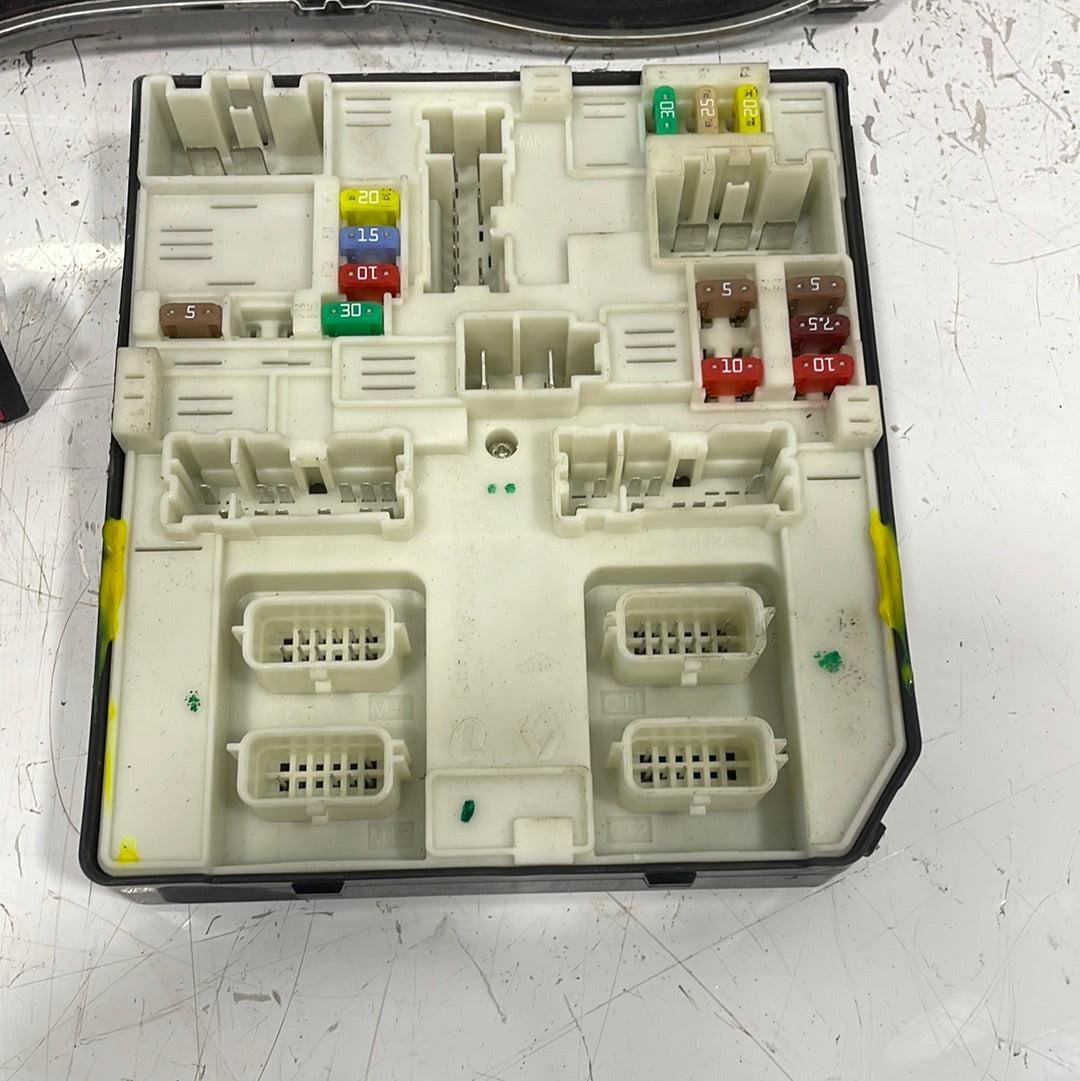 Renault Master BSI KIT WITH KEY AND BARREL/ECU/ECM 2013 2.3 FWD P/N 237102265R