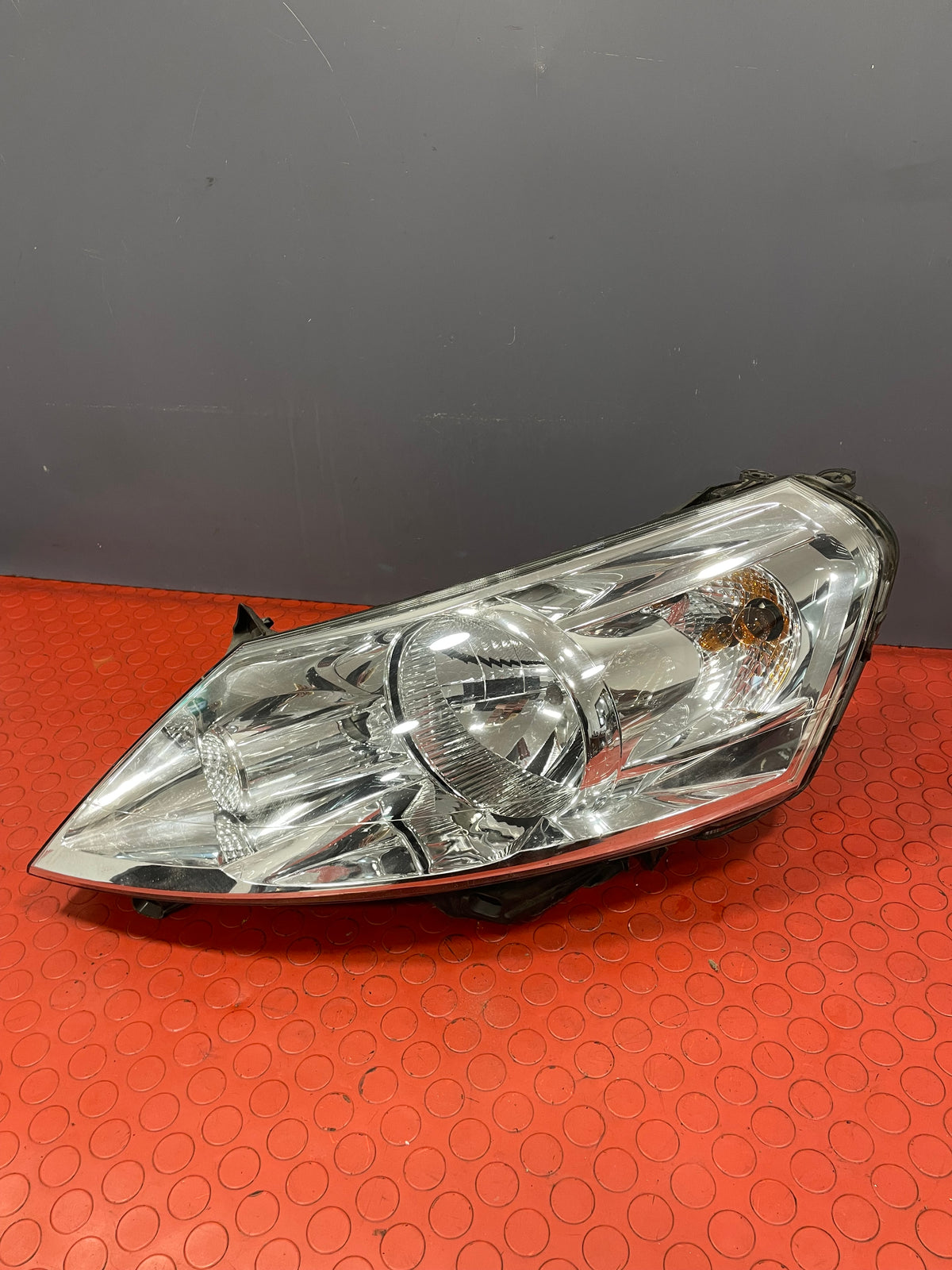 Citroen Dispatch/Peugeot Expert PASSENGER SIDE HEADLIGHT 2011-2016 P/N 89902607 - 5