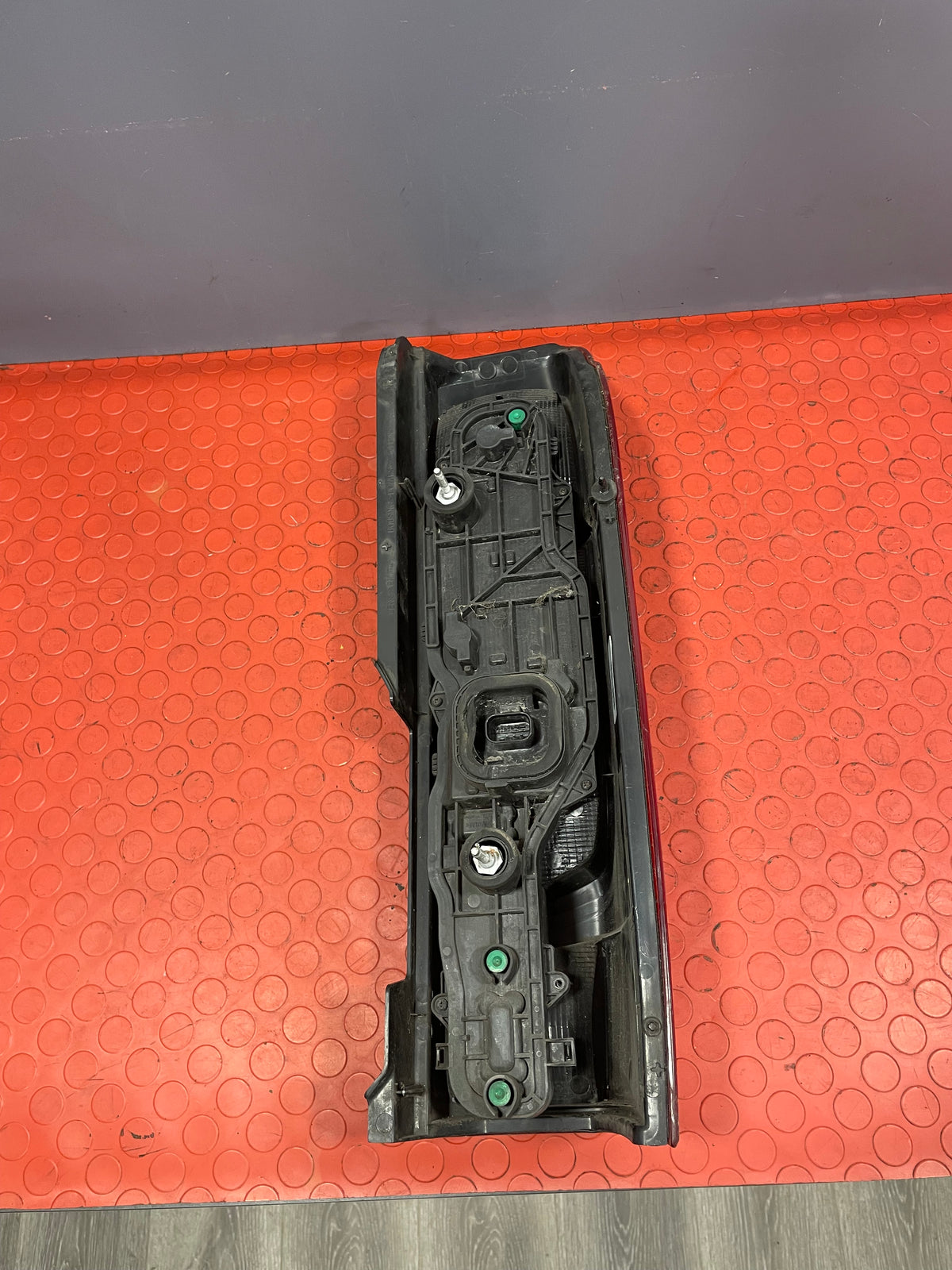 Peugeot Boxer REAR TAILLIGHT ASSEMBLY 2016-2019 Passenger side (Cracked lens) P/N 20620751