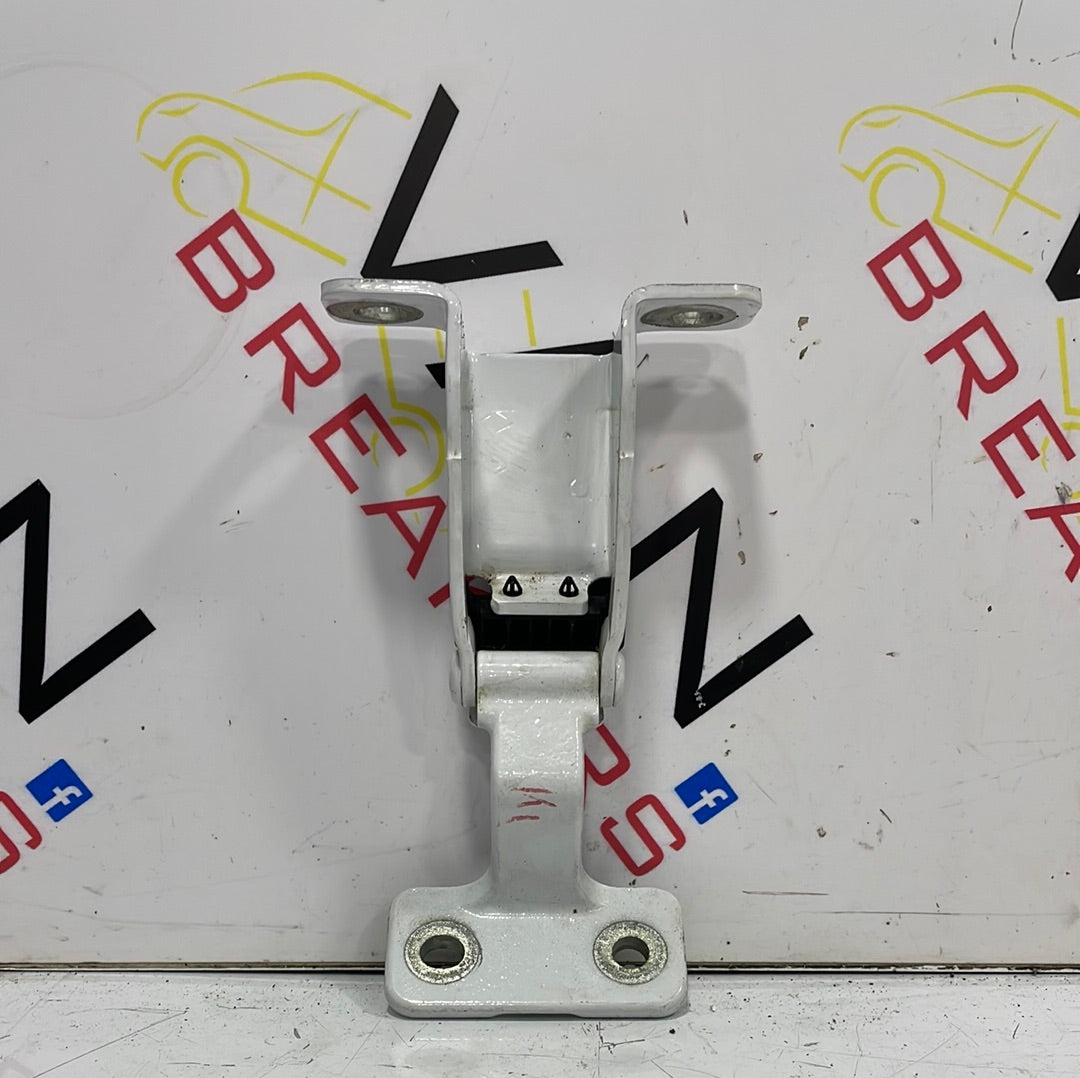 Renault Kangoo RIGHT REAR UPPER DOOR HINGE P/N KL1312A
