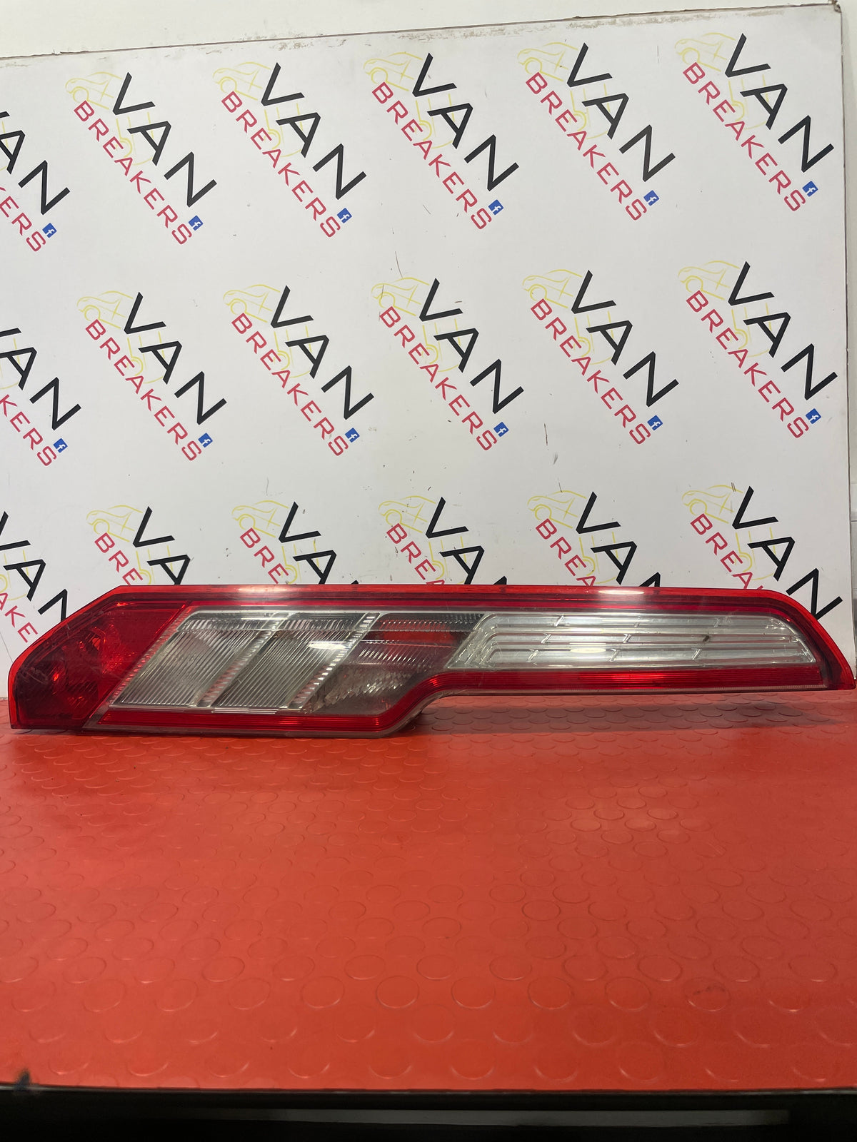 Ford Transit Custom GENUINE REAR PASSENGER SIDE TAIL LIGHT 2014-2018 (DAMAGED) P/N BK2113405AD-D1