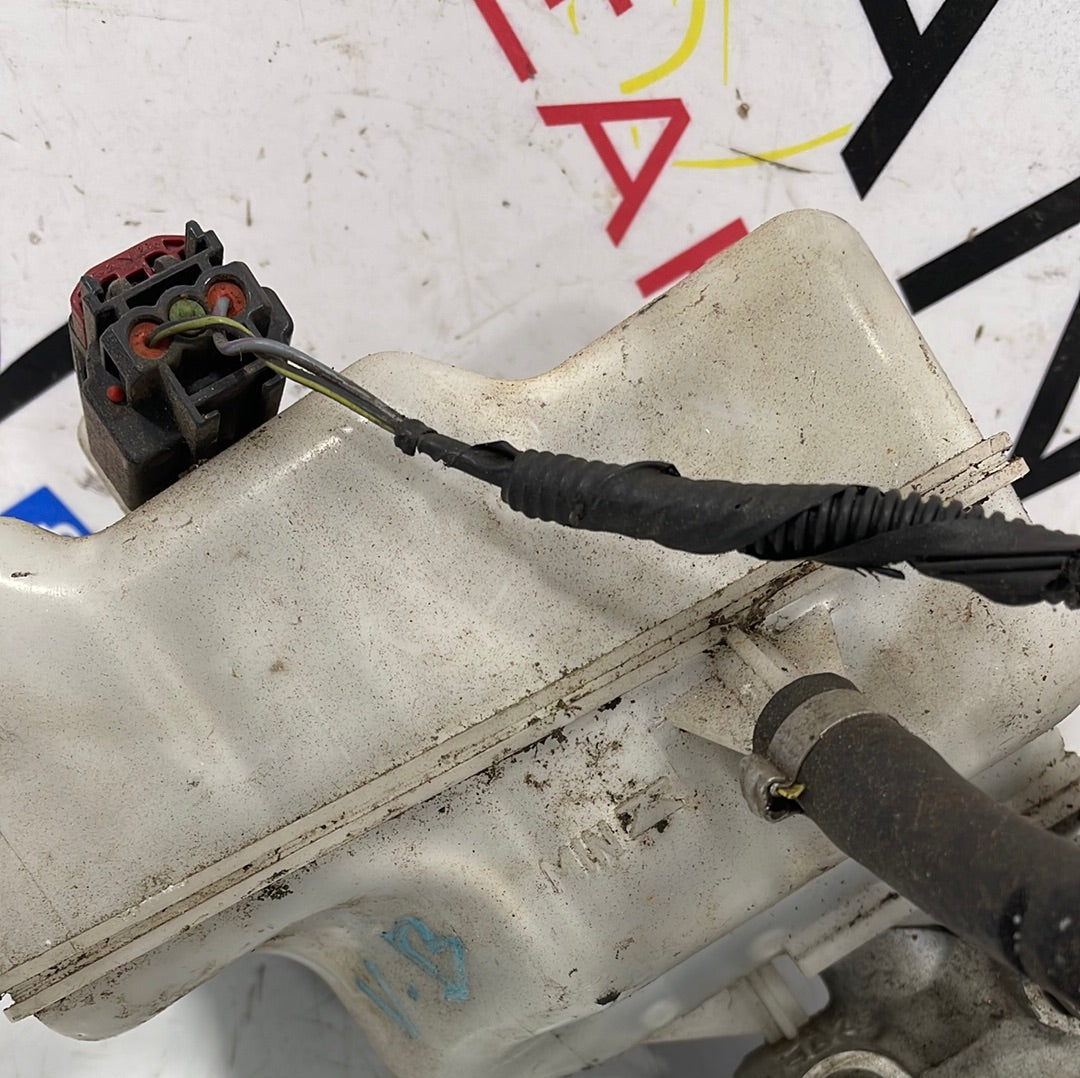 Ford Transit MK7 BRAKE MASTER CYLINDER 2.4 RWD 2007-2013 P/N 0204051174