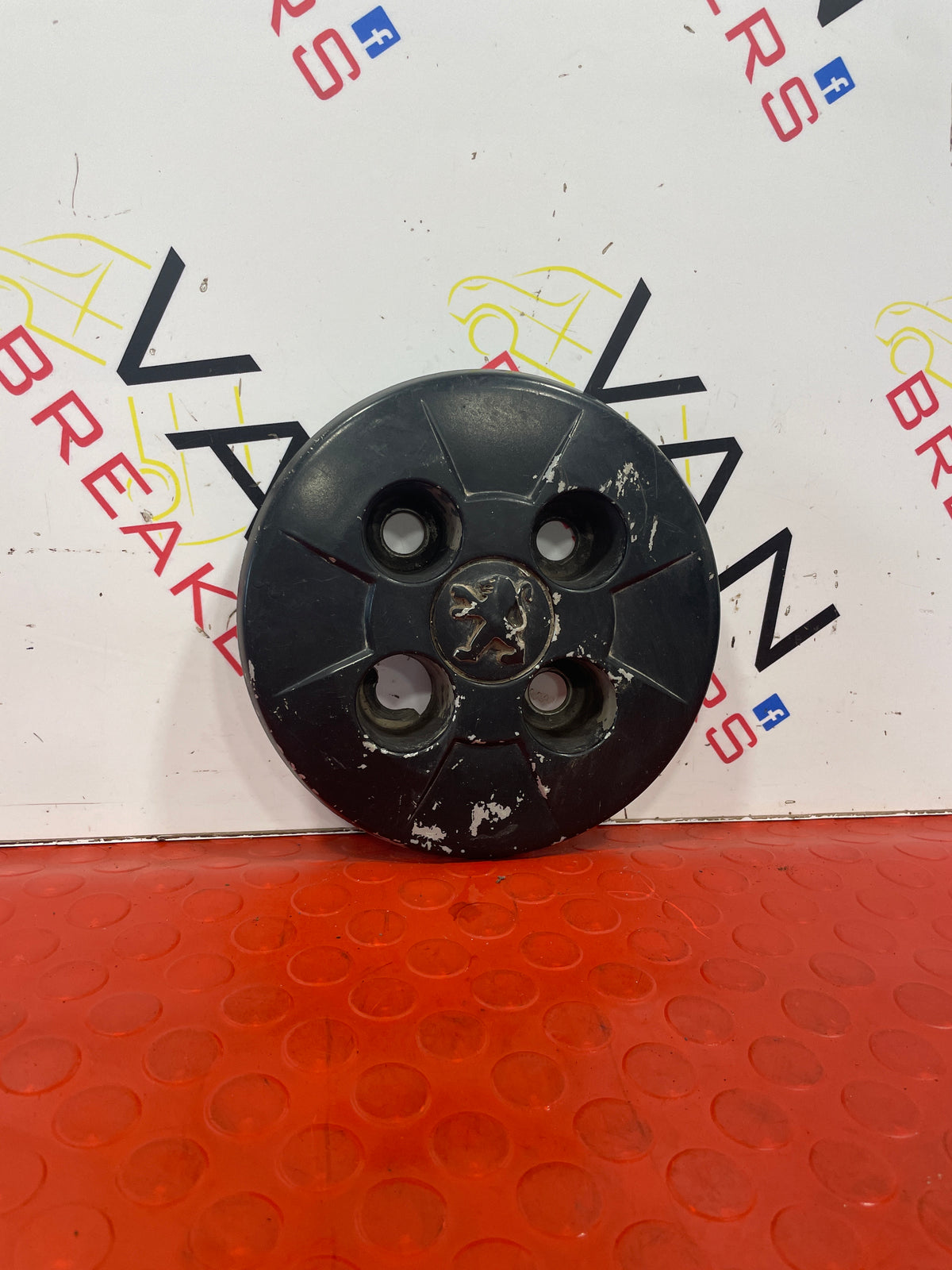 Peugeot Bipper CENTER CAP WHEEL TRIM P/N 1309058070