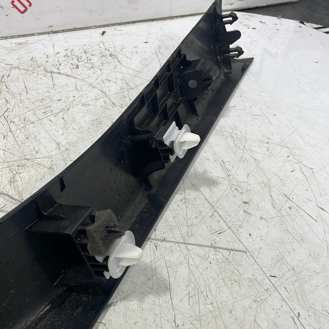 Citroen Berlingo/Peugeot Partner/Vauxhall Combo/Toyota Proace City O/S DRIVERS SIDE B PILLAR TRIM WITH KICK GUARD 2019-2024 P/N 9816396677