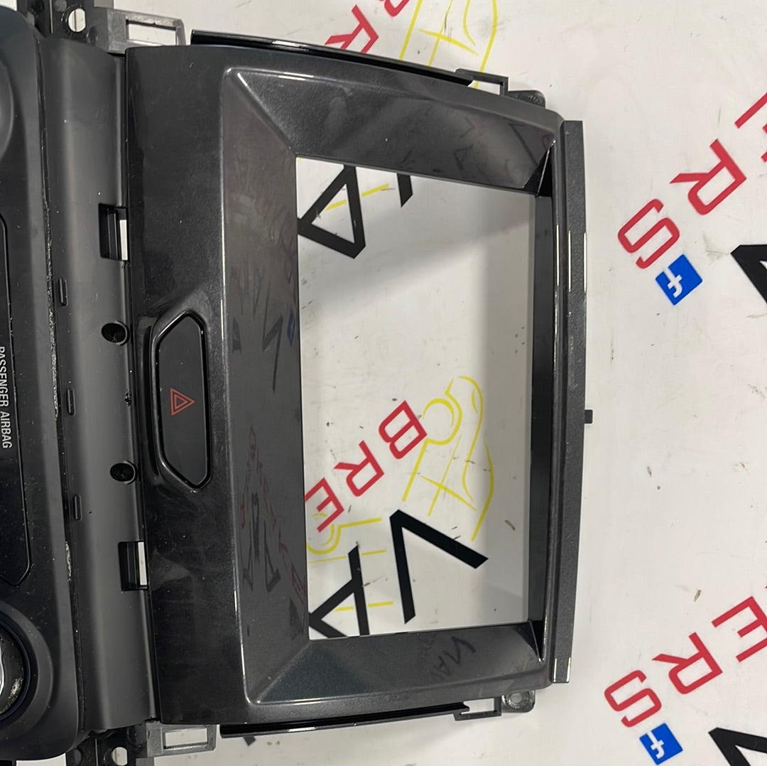 Ford Ranger Wildtrak RADIO CONTROL HEAD UNIT AND HEATER CONTROL 2.0 2022 P/N LB3T18E245FC3GA8
