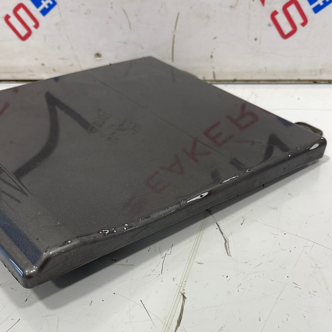 Renault Trafic/Vauxhall Vivaro/Nissan NV300 MOULDING UNDER FUEL FILLER FLAP PASSENGER'S SIDE (GREY) 2014-2019 P/N 788287806R