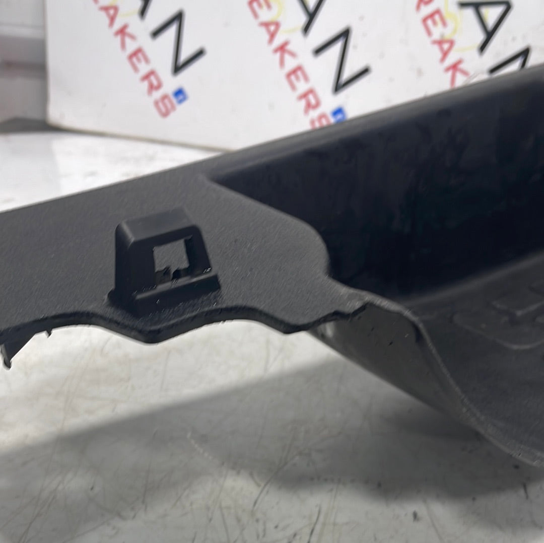 Citroen Dispatch/ Peugeot Expert/ Toyota Proace/ Vauxhall Vivaro DOOR STEP COVER TRIM FRONT RIGHT SIDE 2019-2023 P/N 98129341ZD