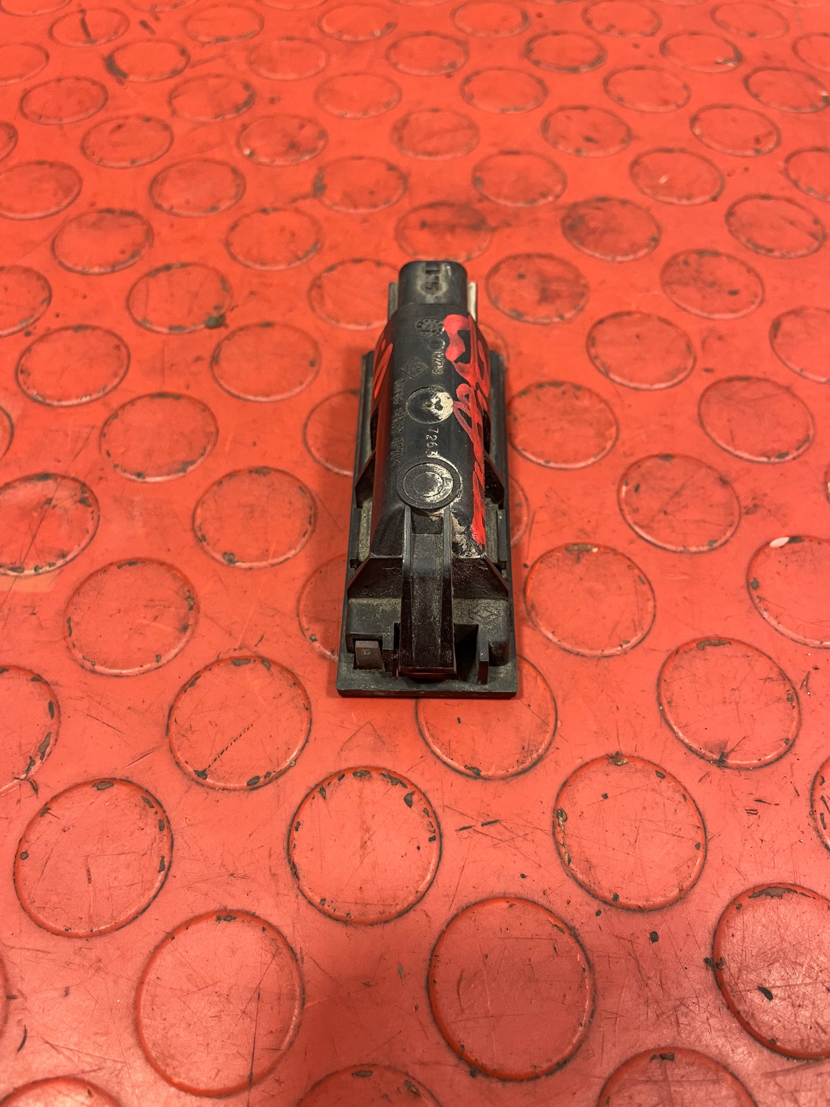 Fiat/Mercedes/Nissan/Opel/Renault NUMBER PLATE LIGHT P/N 8200480127