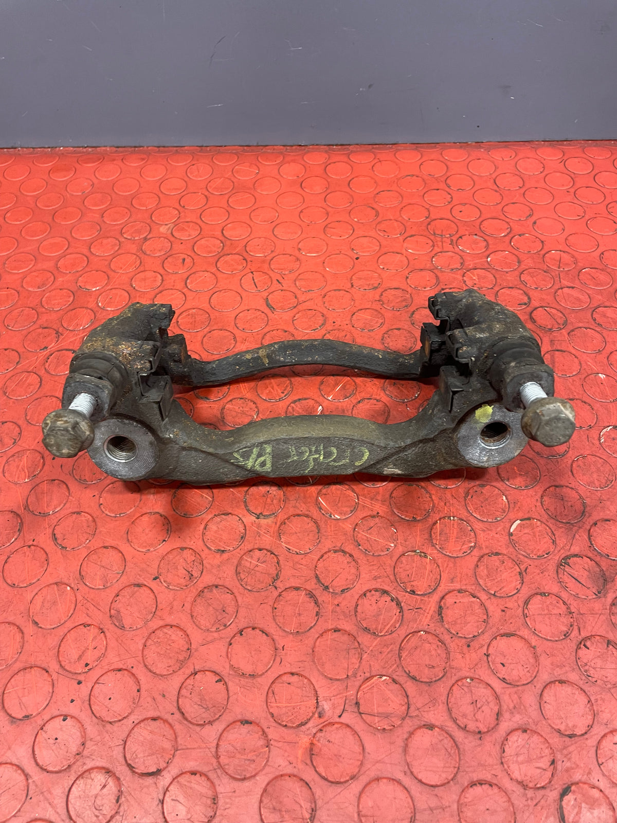 Volkswagen Crafter/Mercedes Sprinter FRONT BRAKE CALIPER CARRIER 2006-2016 P/N 2E0609139B