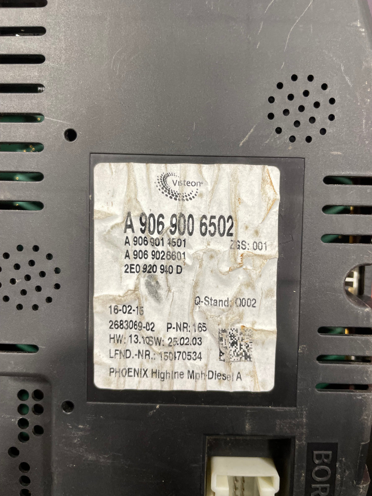 Volkswagen Crafter INSTRUMENT CLUSTER SPEEDOMETER 2006-2016 (CRACKED GLASS) P/N A9069006502