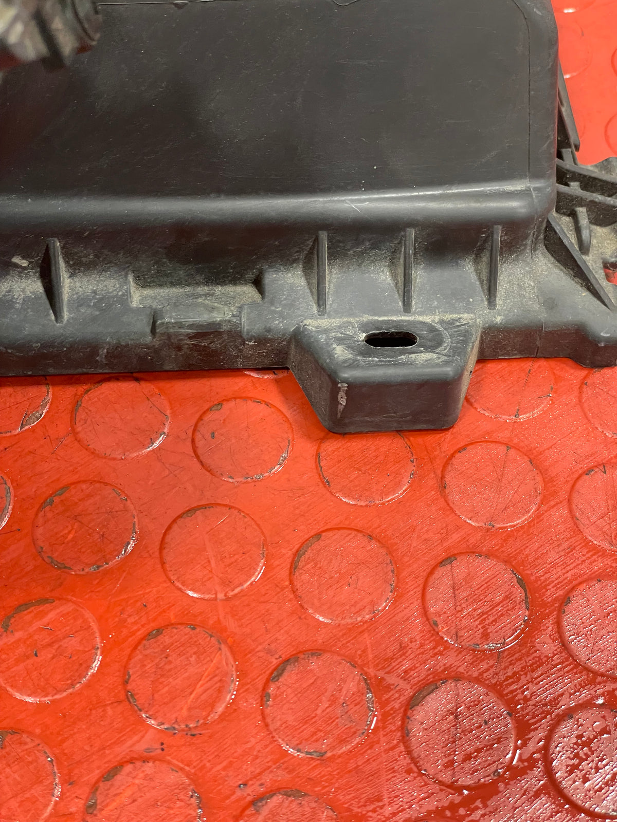 Renault Trafic/Vauxhall Vivaro AIR BOX LID WITH AIR FLOW METER 2014-2019 P/N H8201333223 - 1
