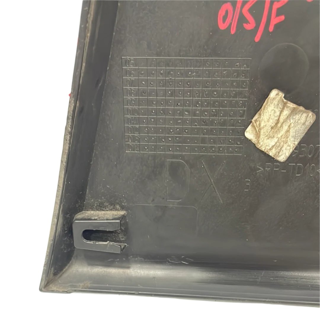 Citroen Relay/Peugeot Boxer/Fiat Ducato DRIVER SIDE PILLAR MOULDING TRIM 2.2 2007-2014 P/N 1317377070 1306893070