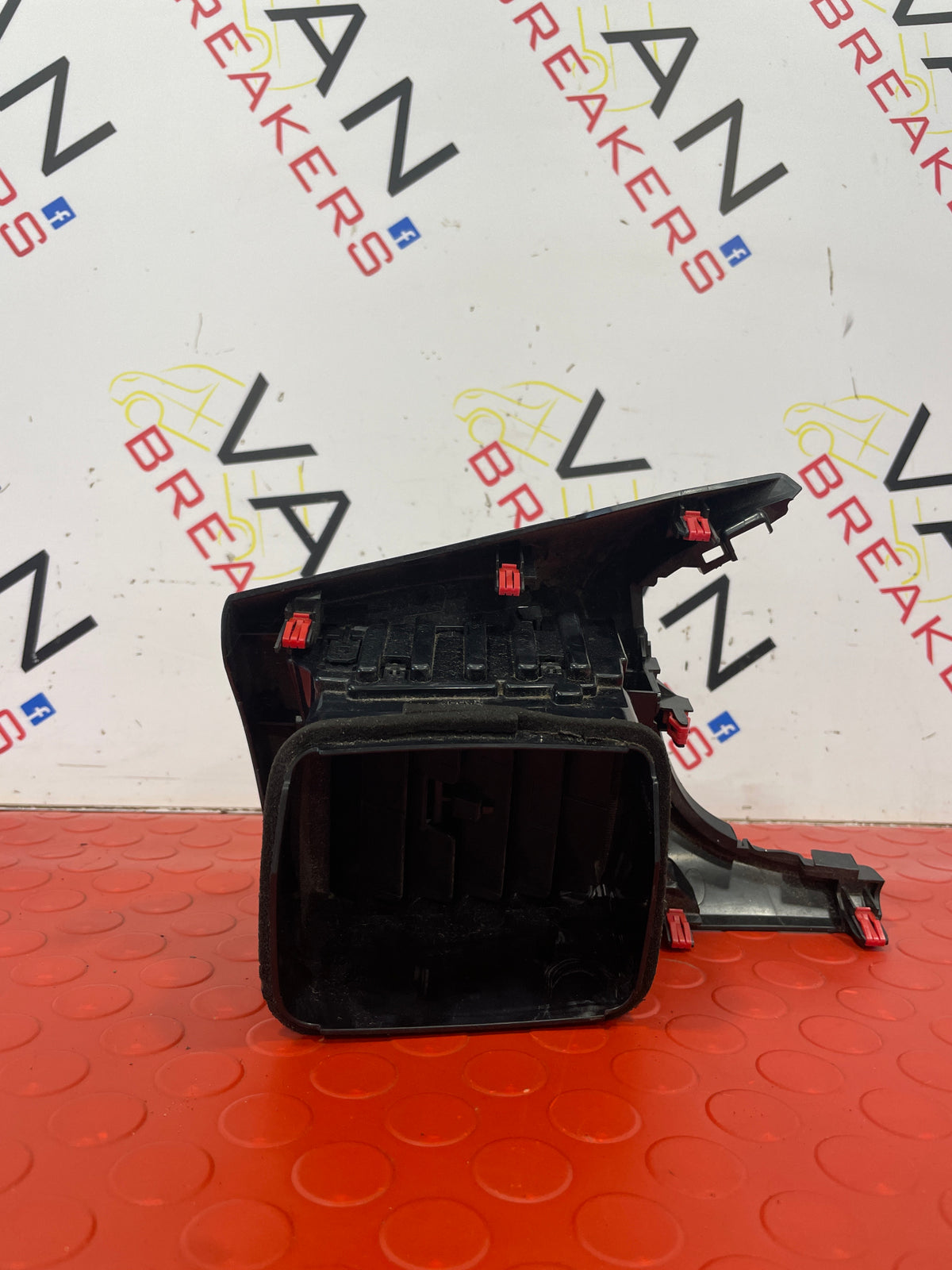 Toyota Hilux Mk8 DRIVERS SIDE DASH VENT 2017-2021 P/N 5565-0KK050