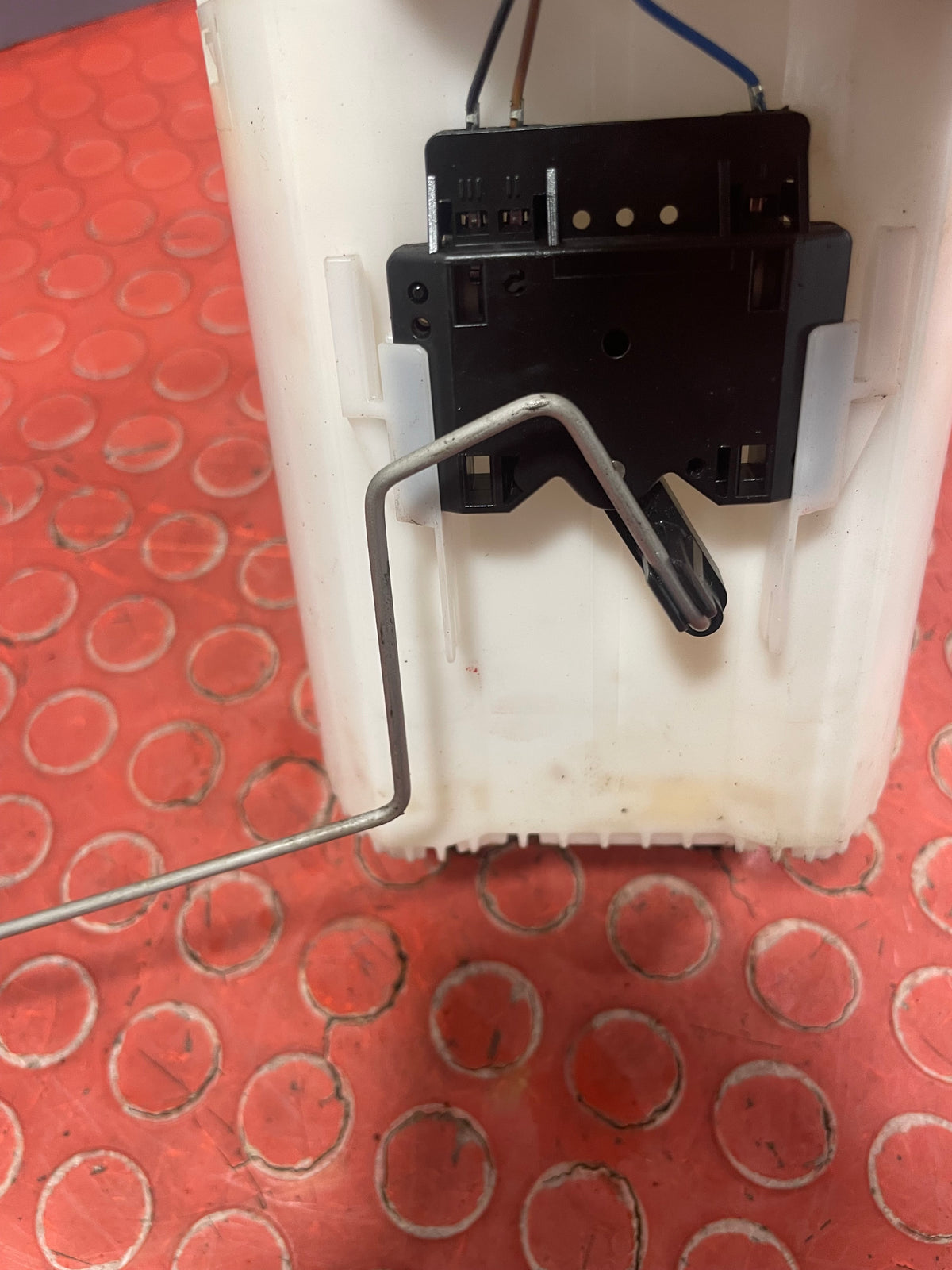 Volkswagen Golf MK7 FUEL SENDER / FUEL PUMP 1.6TDI 2013-2020 P/N 5Q0919050P