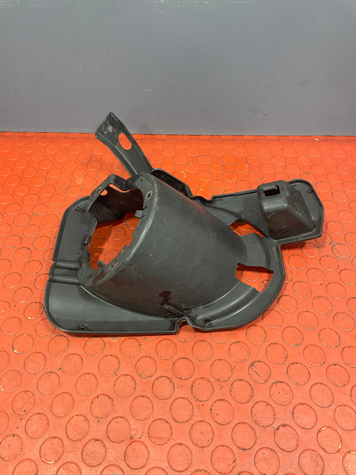 Citroen Berlingo/Peugeot Partner FOG LIGHT BRACKET Passenger Side 2008-2012 P/N 9681876180