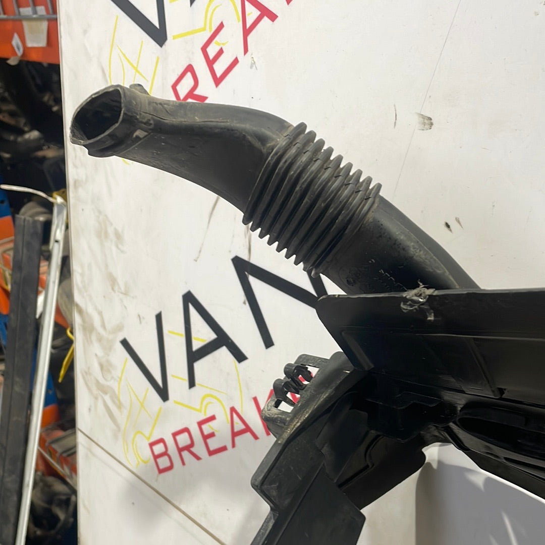 Renault Trafic/Vauxhall Vivaro/Nissan NV300 RADIATOR AIR FUNNEL 1.6 2015-2019 P/N 214763488R
