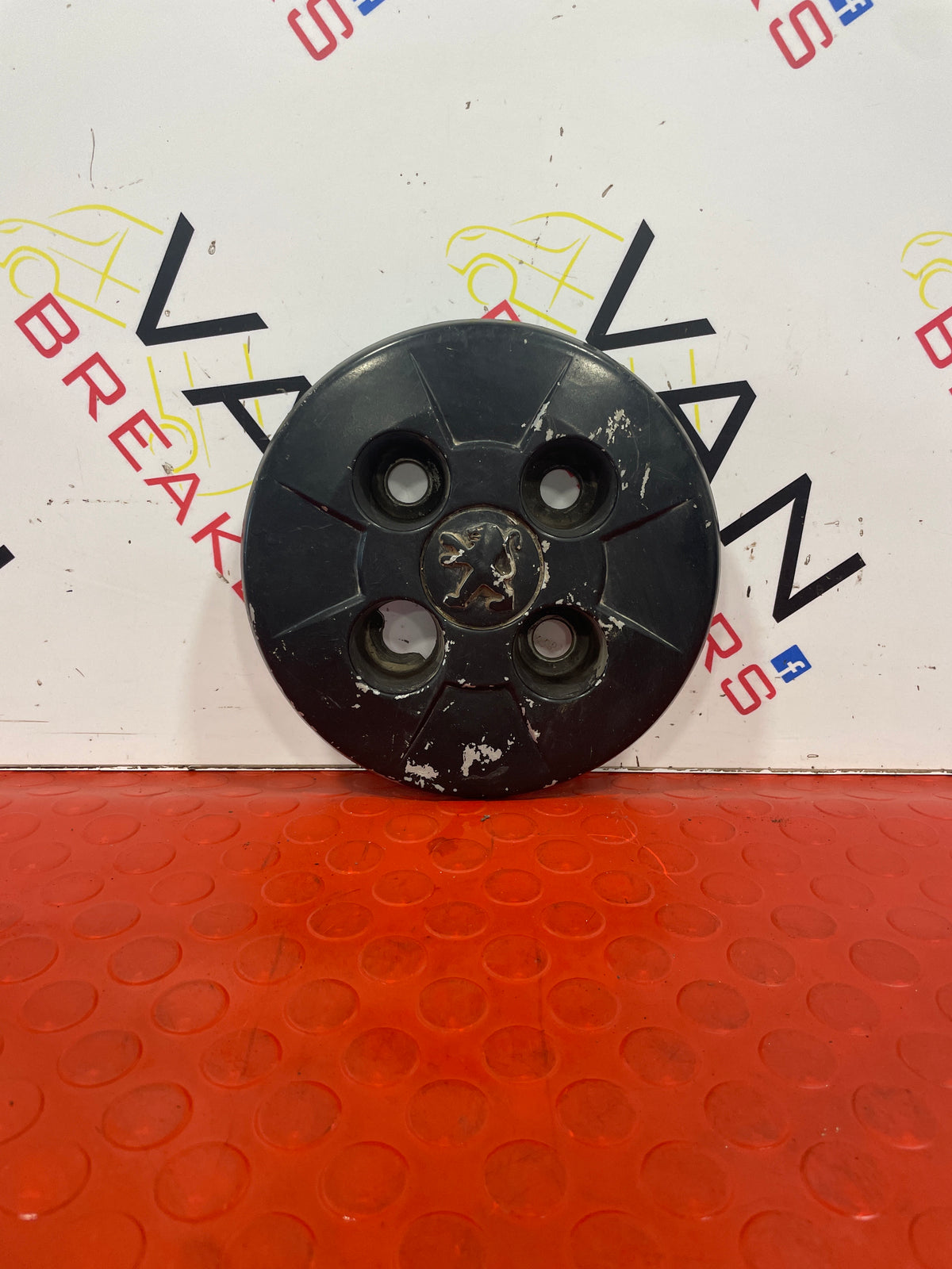 Peugeot Bipper CENTER CAP WHEEL TRIM P/N 1309058070