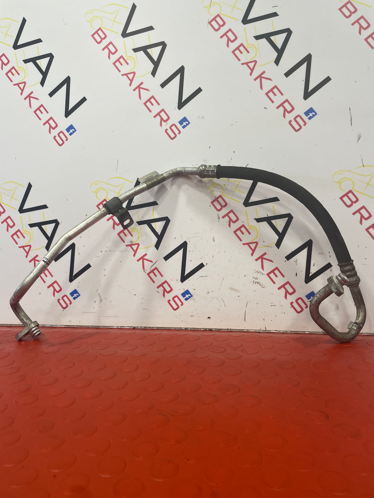 Citroen Dispatch/Vauxhal Vivaro/Toyota Proace/Peugeot Expert AIR CONDITIONING PIPE 2017-2023 P/N 9806548780