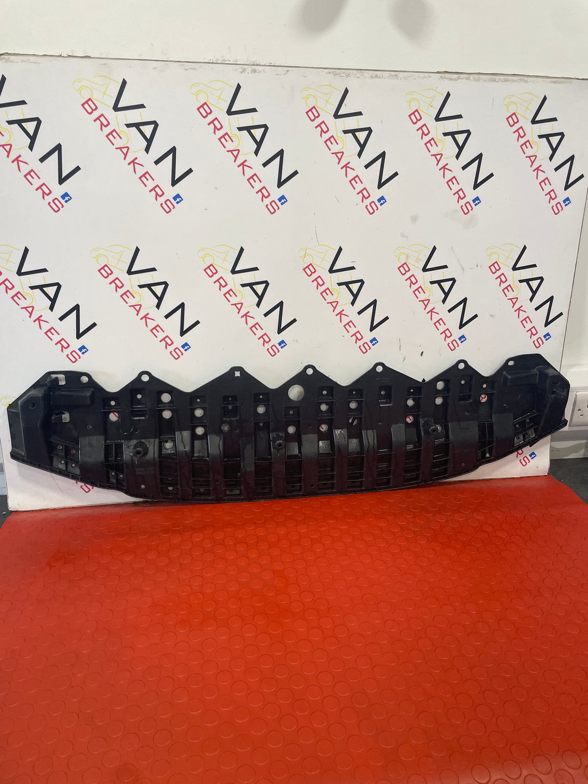 Citroen Dispatch/ Peugeot Expert/ Toyota Proace/ Vauxhall Vivaro(19) FRONT BUMPER SKID PLATE/ UNDER TRAY 2018-2023 P/N 526180D040