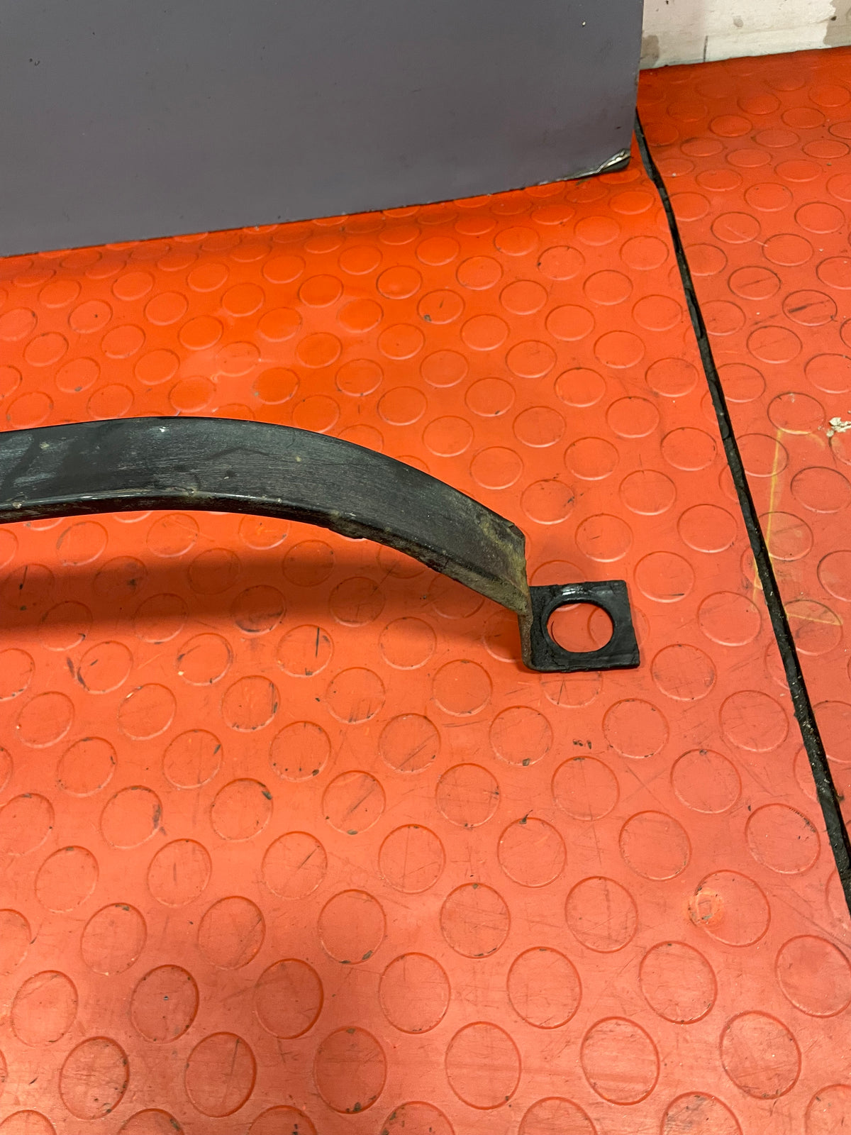 Renault Trafic/Vauxhall Vivaro FUEL TANK STRAP 2001-2015 P/N 7700726467