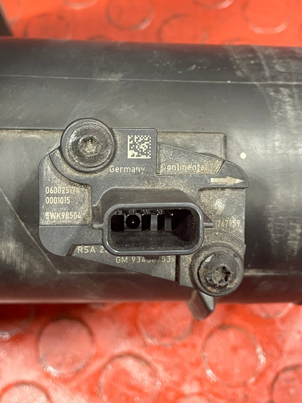 Renault Trafic/Vauxhall Vivaro AIR BOX LID WITH AIR FLOW METER 2014-2019 P/N H8201333223 - 1