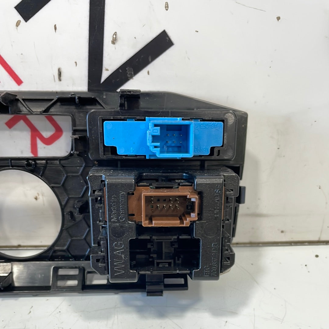 Volkswagen Crafter HEATER CONTROL SURROUND TRIM W/SWITCHES 2021 P/N 7C0857212B