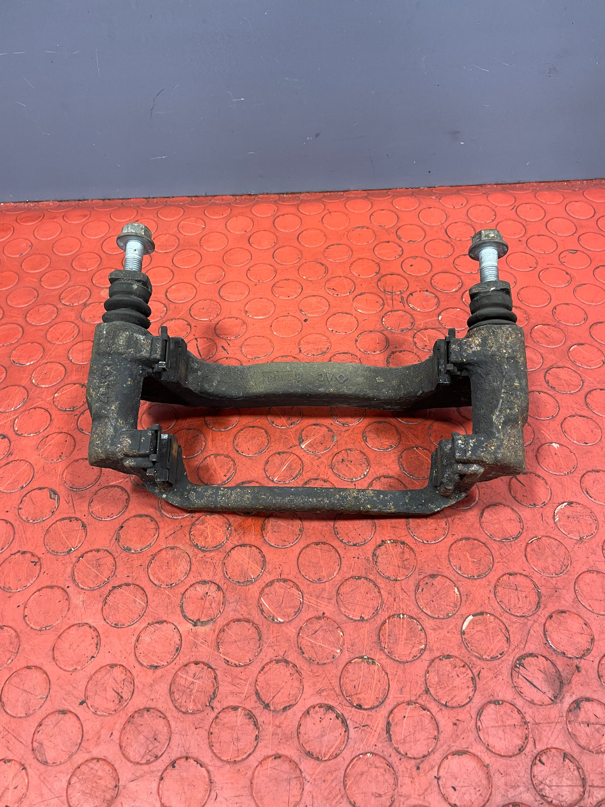 Volkswagen Crafter/Mercedes Sprinter FRONT BRAKE CALIPER CARRIER 2006-2016 P/N 2E0609139B