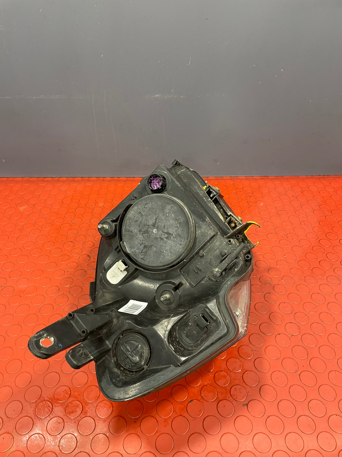 Peugeot Bipper/Citroen Nemo PASSENGER SIDE HEADLIGHT 2013(Broken Mountings Cracked Underside) P/N 45575383 - 1
