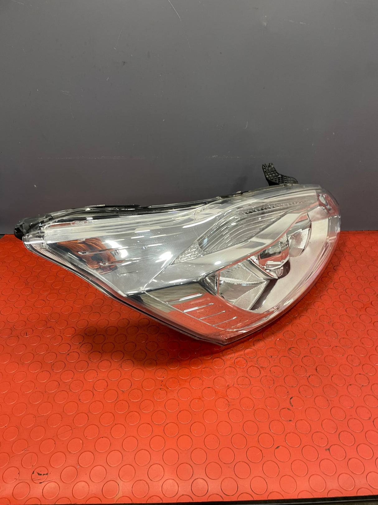 Ford Transit Custom HEADLIGHT ASSEMBLY Driver's Side Chrome Interior (1 mounting point damage) 2013-2018 P/N BK2113D152B - 1