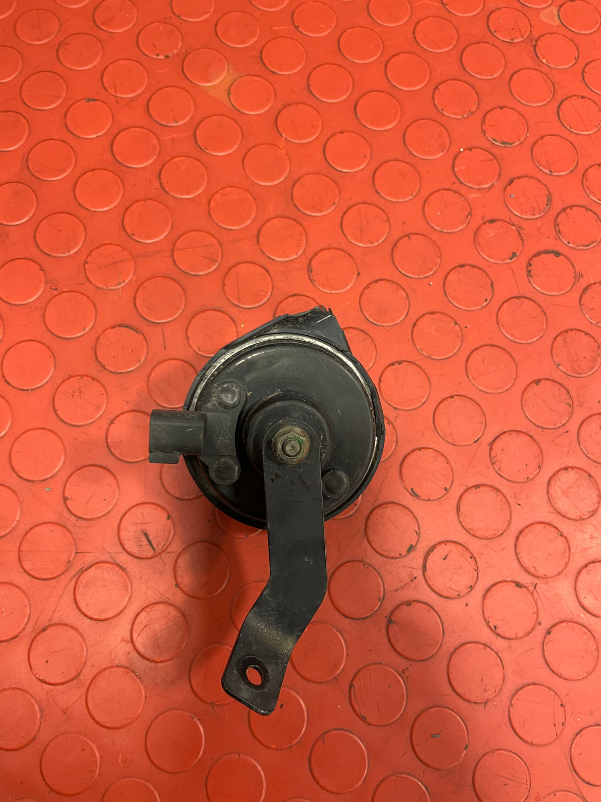 Saic Maxus Deliver 9 12V HORN (with damage) 2.0TD 2021-2024 P/N C00077411