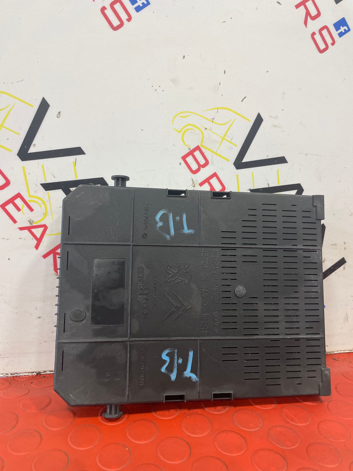 Peugeot Partner/Citroen Berlingo FUSE BOX P/N 966689538002